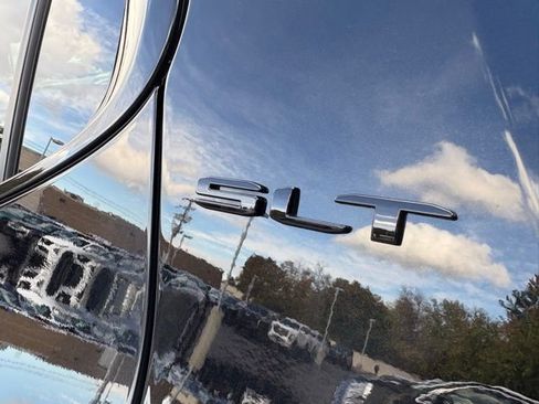 Certified 2023 GMC Acadia SLT w/ Elevation Edition image 19