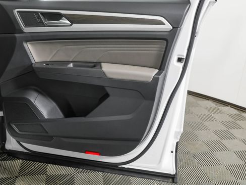 Used 2023 Volkswagen Atlas SE w/ Panoramic Sunroof Package image 50