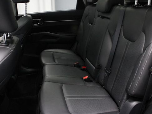 Used 2023 Kia Sorento S w/ Panoramic Sunroof Package FWD image 22