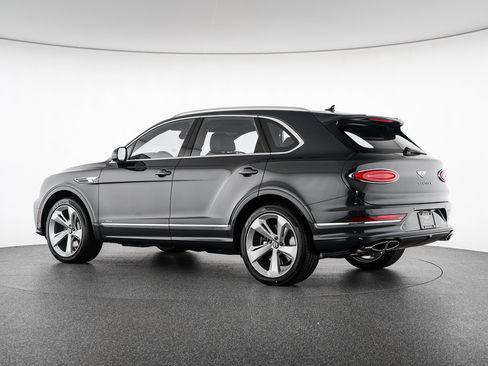 New 2026 Bentley Bentayga AWD/4WD image 3
