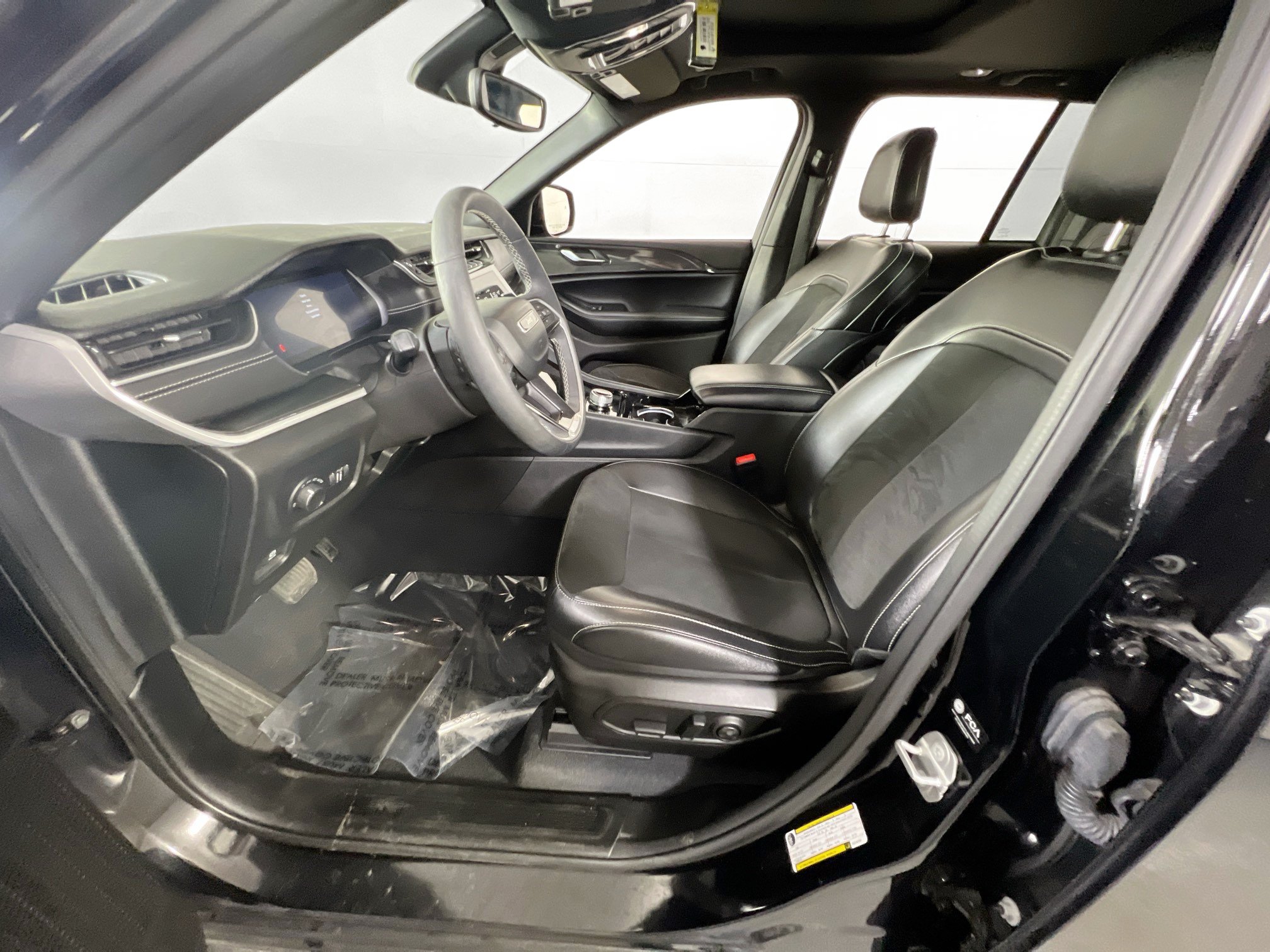 Used 2023 Jeep Grand Cherokee Altitude AWD/4WD image 20