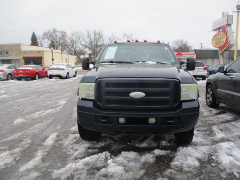 Used 2005 Ford F350 Lariat image 2