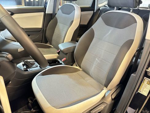 Used 2025 Volkswagen Taos S image 16