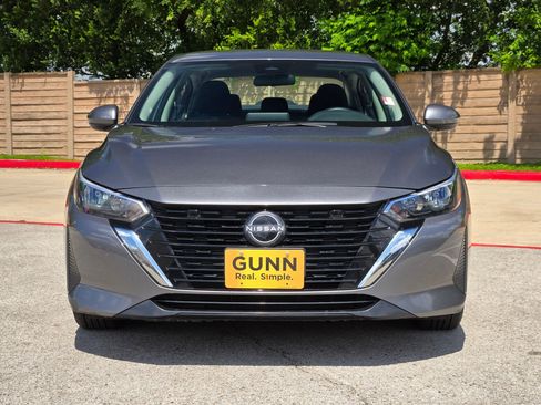 Used 2024 Nissan Sentra SV FWD image 8