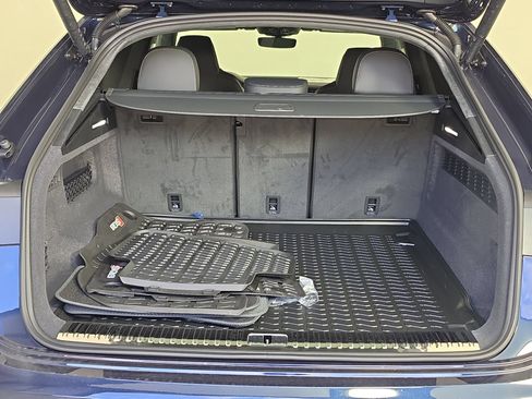 New 2026 Audi SQ8 Prestige AWD/4WD image 10