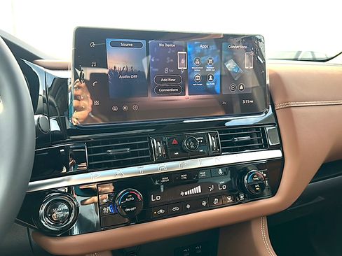 New 2026 Nissan Pathfinder Platinum image 22