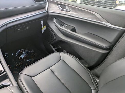 New 2025 Jeep Grand Cherokee L Limited w/ Black Appearance Package image 15