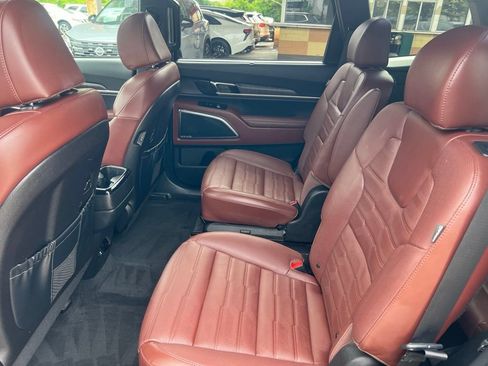 Certified 2024 Kia Telluride SX Prestige AWD/4WD image 8