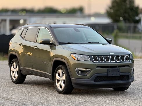 Used 2020 Jeep Compass Latitude w/ Cold Weather Group AWD/4WD image 1