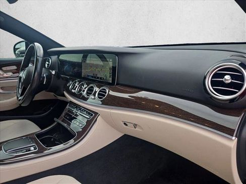 Used 2021 Mercedes-Benz E 350 Sedan image 23