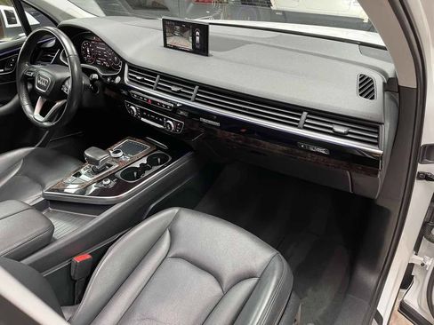 Used 2018 Audi Q7 3.0T Prestige w/ Prestige Package AWD/4WD image 24