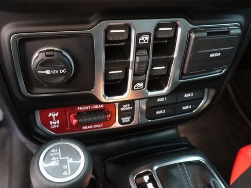 Used 2025 Jeep Wrangler Unlimited Rubicon 392 image 28