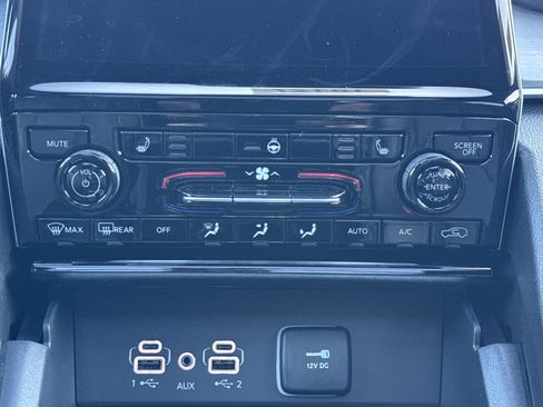 New 2025 Jeep Grand Cherokee Limited w/ MOPAR Finishing Package image 18