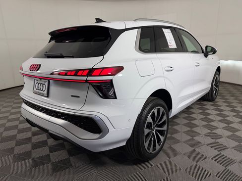 New 2026 Audi Q3 quattro 2.0T AWD/4WD image 9