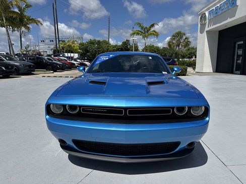 Used 2019 Dodge Challenger SXT RWD image 29