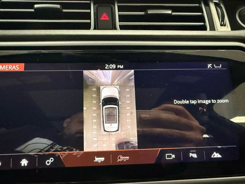 Used 2018 Land Rover Range Rover HSE image 17