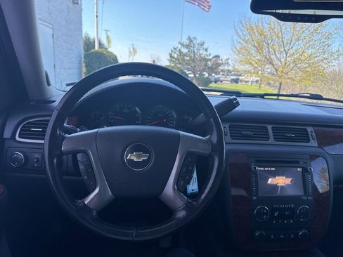 Used 2013 Chevrolet Avalanche LTZ AWD/4WD image 24