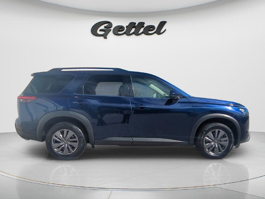 Certified 2025 Nissan Pathfinder SV FWD image 4