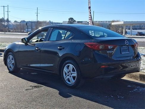 Used 2017 MAZDA MAZDA3 Sport image 4