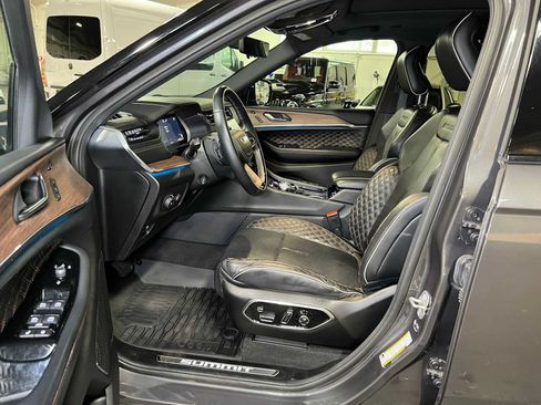 Used 2022 Jeep Grand Cherokee L Summit w/ Advanced Protech Group IV AWD/4WD image 25