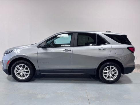 Used 2024 Chevrolet Equinox LS w/ LS Convenience Package AWD/4WD image 2