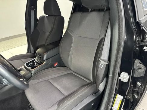 Used 2019 Dodge Charger SXT RWD image 13