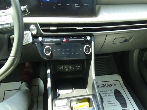 Used 2025 Hyundai Sonata SEL FWD image 24