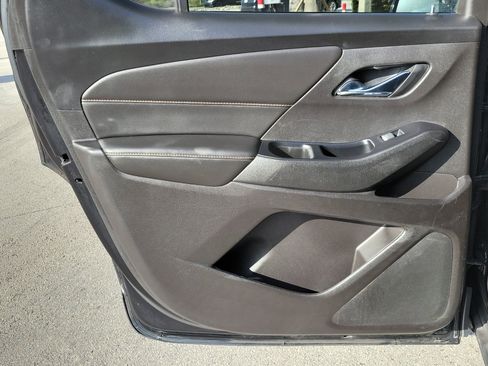 Used 2019 Chevrolet Traverse LS FWD image 25