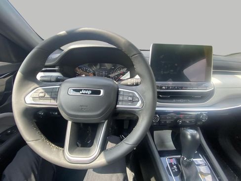 Used 2023 Jeep Compass Limited w/ Sun and Sound Group AWD/4WD image 13