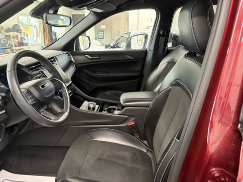 Used 2023 Jeep Grand Cherokee L Laredo AWD/4WD image 14