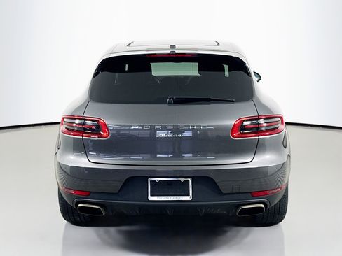 Certified 2018 Porsche Macan image 8