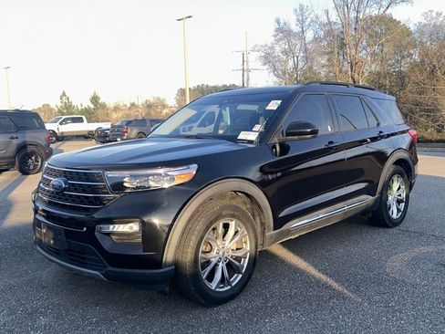 Used 2020 Ford Explorer XLT w/ Equipment Group 202A image 1