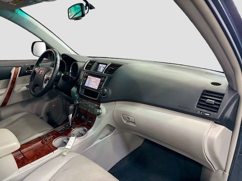 Used 2013 Toyota Highlander Limited image 31