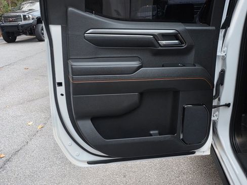 Used 2023 GMC Sierra 1500 AT4 image 31