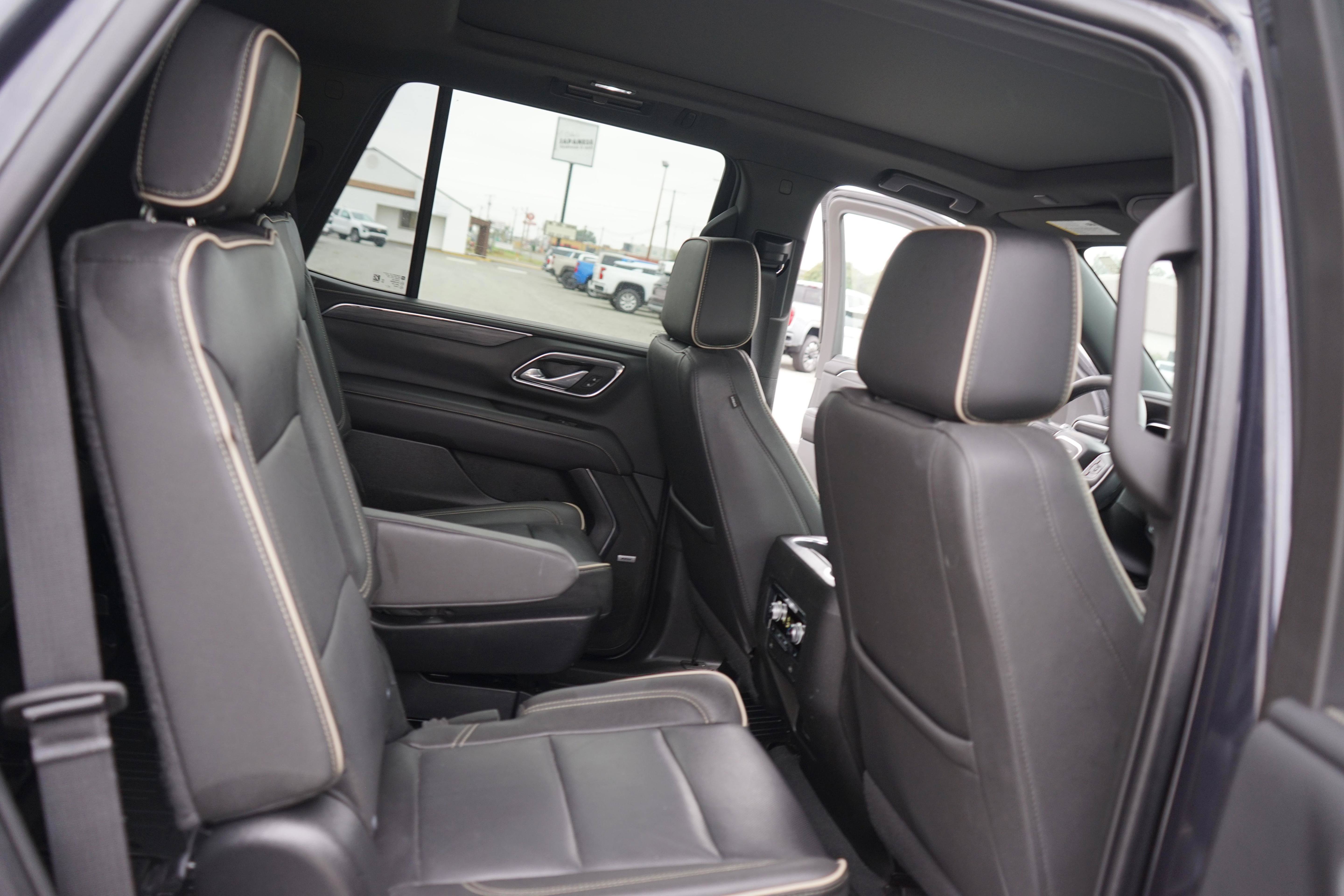 Used 2023 GMC Yukon SLT w/ SLT Premium Package AWD/4WD image 23