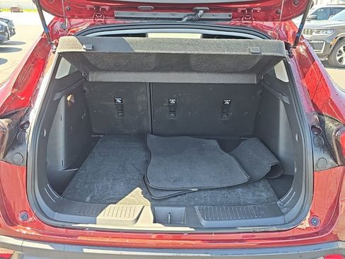 Used 2025 Chevrolet Trax LT w/ LT Convenience Package FWD image 56