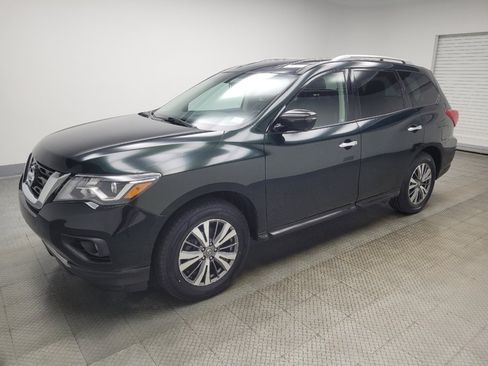 Used 2019 Nissan Pathfinder SL image 2