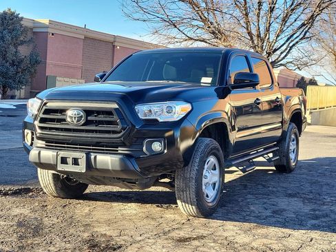 Used 2022 Toyota Tacoma SR AWD/4WD image 8