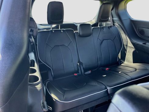 Used 2026 Chrysler Pacifica Limited w/ S Appearance Package FWD image 28
