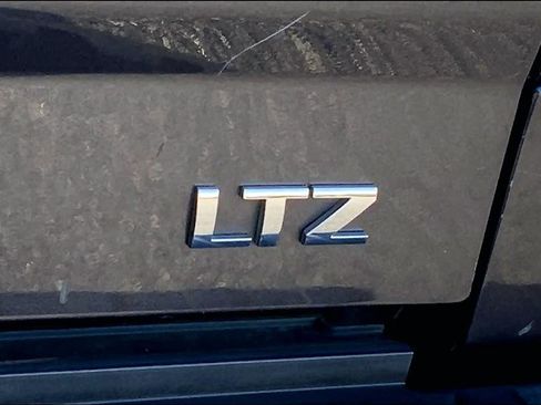 Used 2015 Chevrolet Silverado 1500 LTZ Z71 w/ LTZ Plus Package AWD/4WD image 10