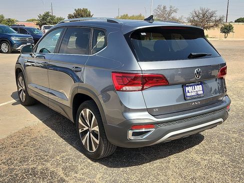 Used 2024 Volkswagen Taos SE FWD image 3