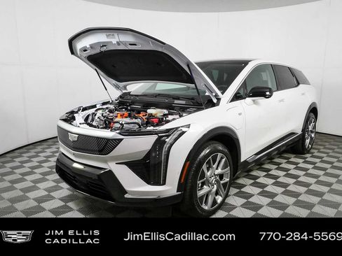Used 2025 Cadillac Optiq Luxury 2 w/ LPO, Floor Liner Package AWD/4WD image 33