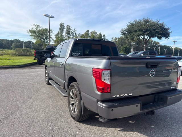Used 2018 Nissan Titan SV w/ SV Convenience Package RWD image 4