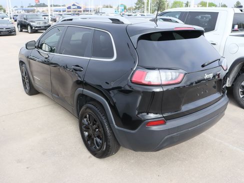Used 2019 Jeep Cherokee Latitude Plus image 7