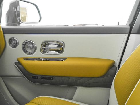 New 2025 Rolls-Royce Cullinan image 58