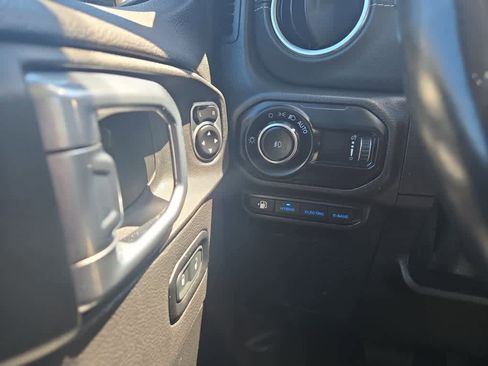 Used 2023 Jeep Wrangler Unlimited Sahara w/ Cold Weather Group AWD/4WD image 23