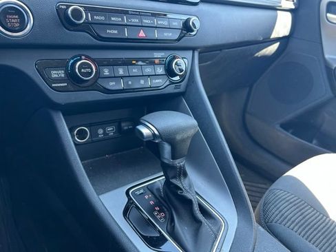 Used 2019 Kia Niro LX FWD image 19
