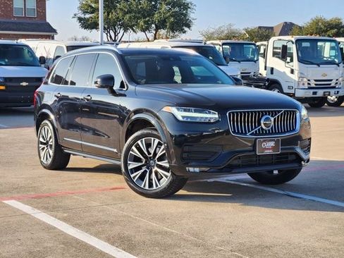 Used 2020 Volvo XC90 T6 Momentum image 2