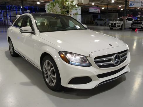 Used 2017 Mercedes-Benz C 300 4MATIC Sedan image 5