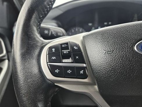 Used 2022 Ford Explorer XLT w/ Equipment Group 202A AWD/4WD image 21